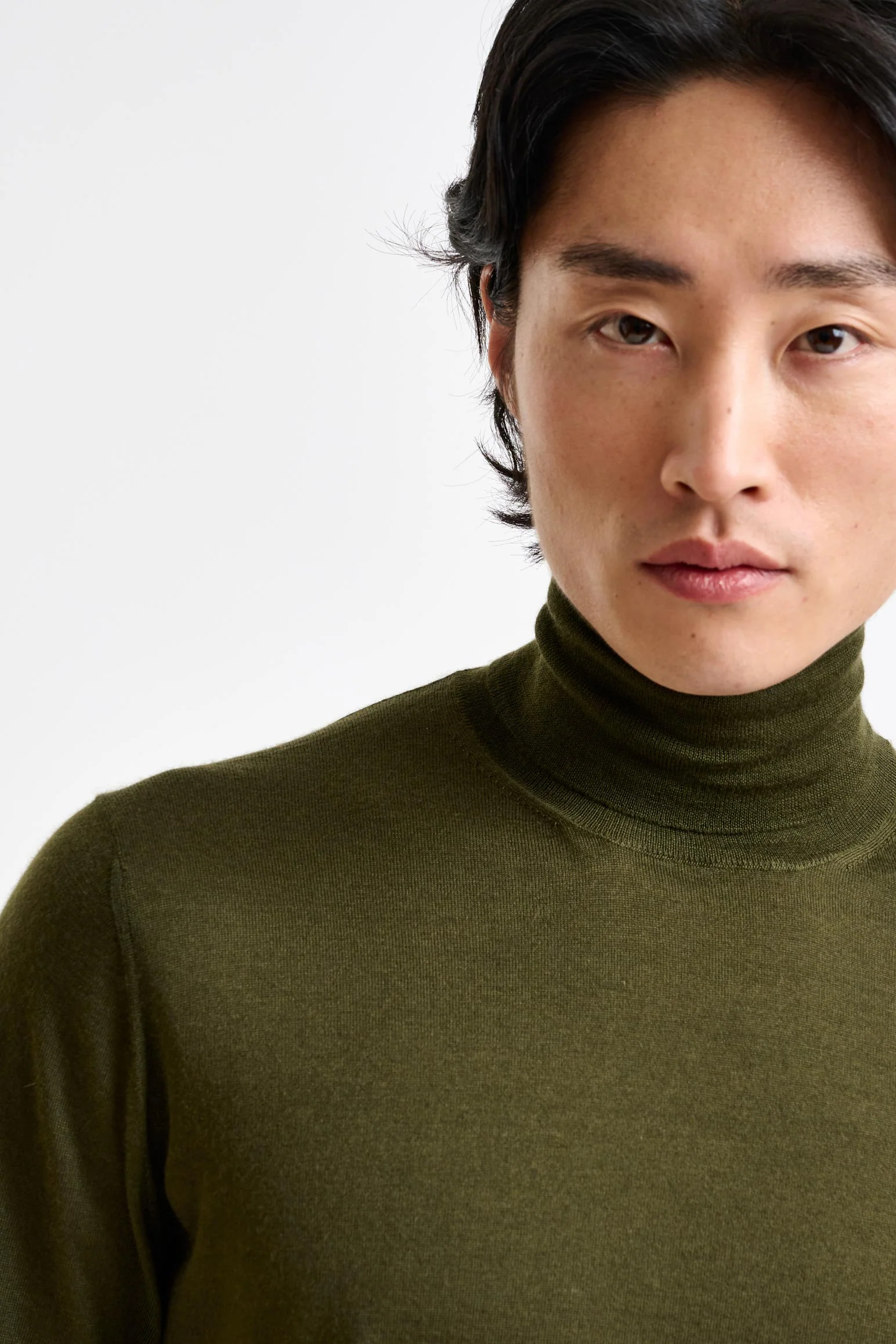 Olive Green Cashmere & Silk Blend Telford Turtleneck Sweater - Image 4